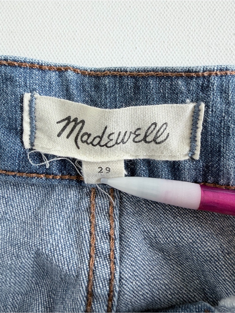 Madewell High Rise Back Seam Raw Hem Denim Shorts Size 29 - Picture 3 of 9